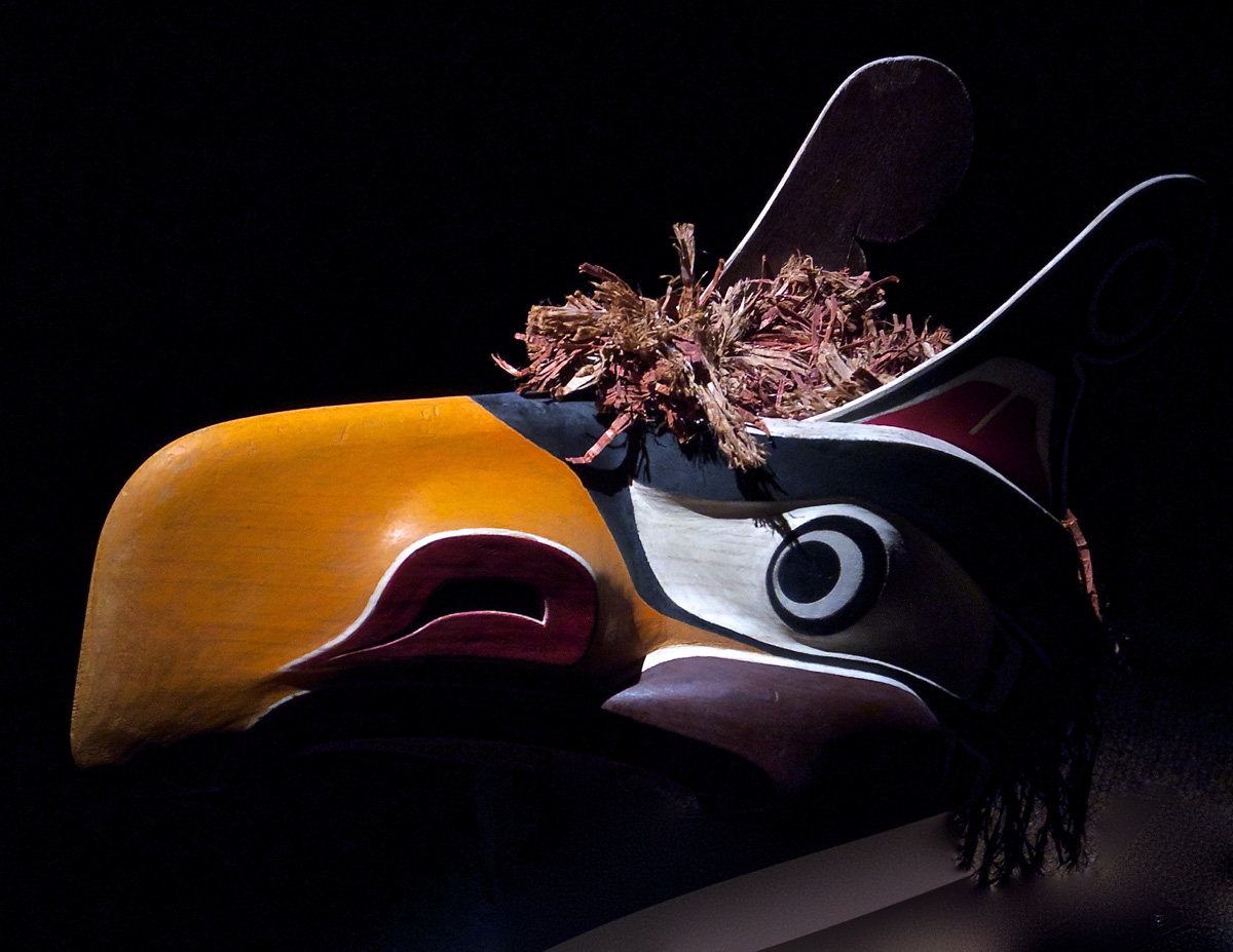 Maschera Kwakwaka'wakw di Uccello Tuono (della famiglia Hunt). Museo Nazionale di Victoria (British Columbia, Canada)
